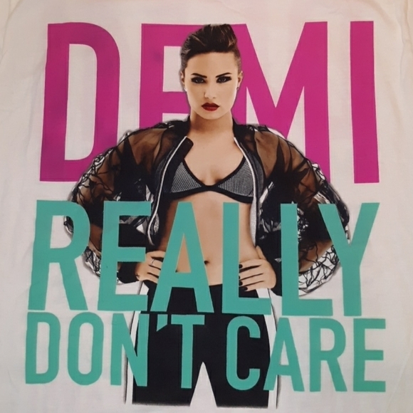 New 2014 dead stock Demi World Tour medium shirt - Picture 2 of 4